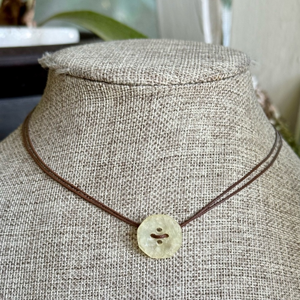 Grunge Button Choker
